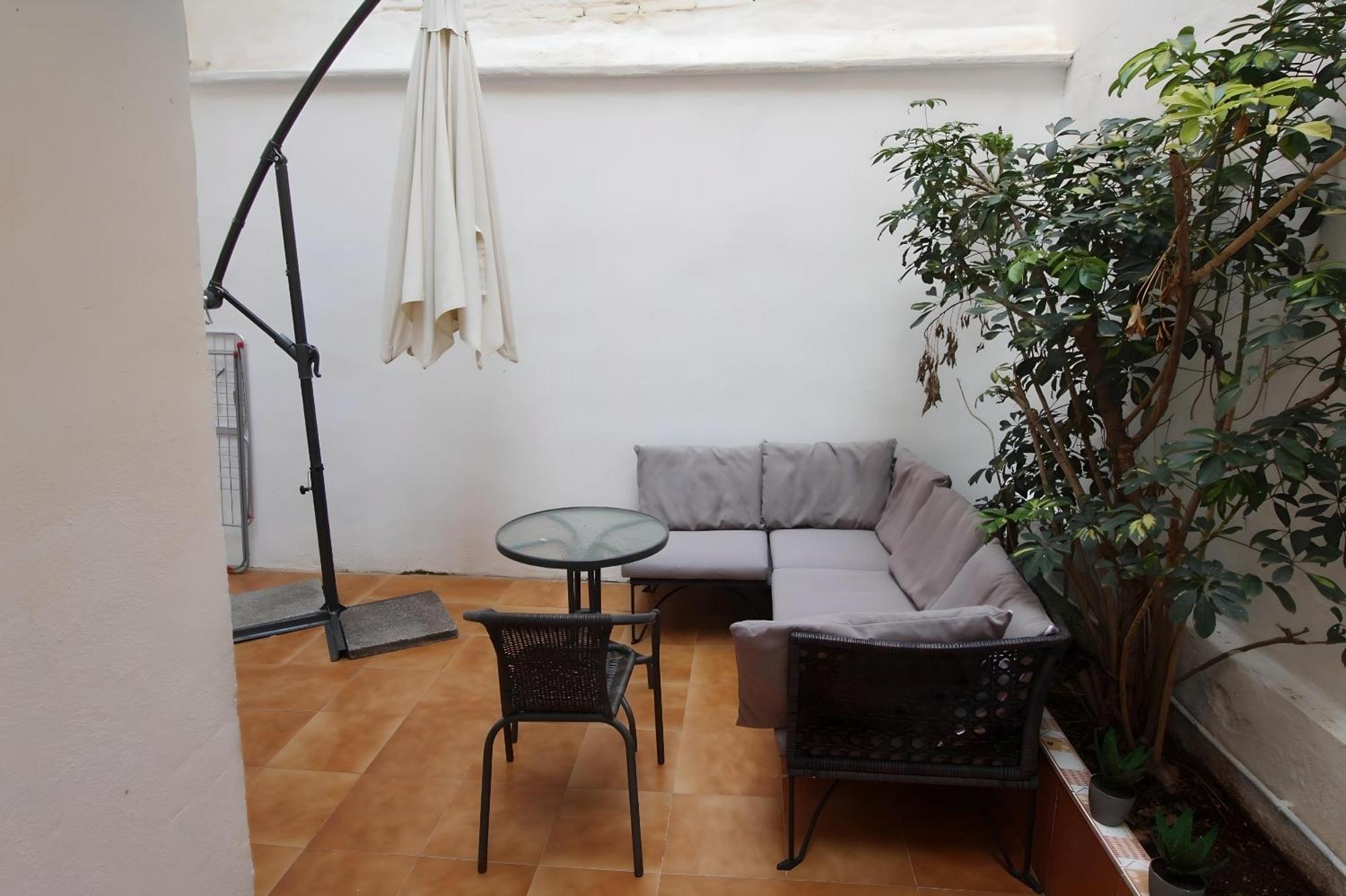 Increible Con Terraza Al Lado De Torres De Quart Appartement